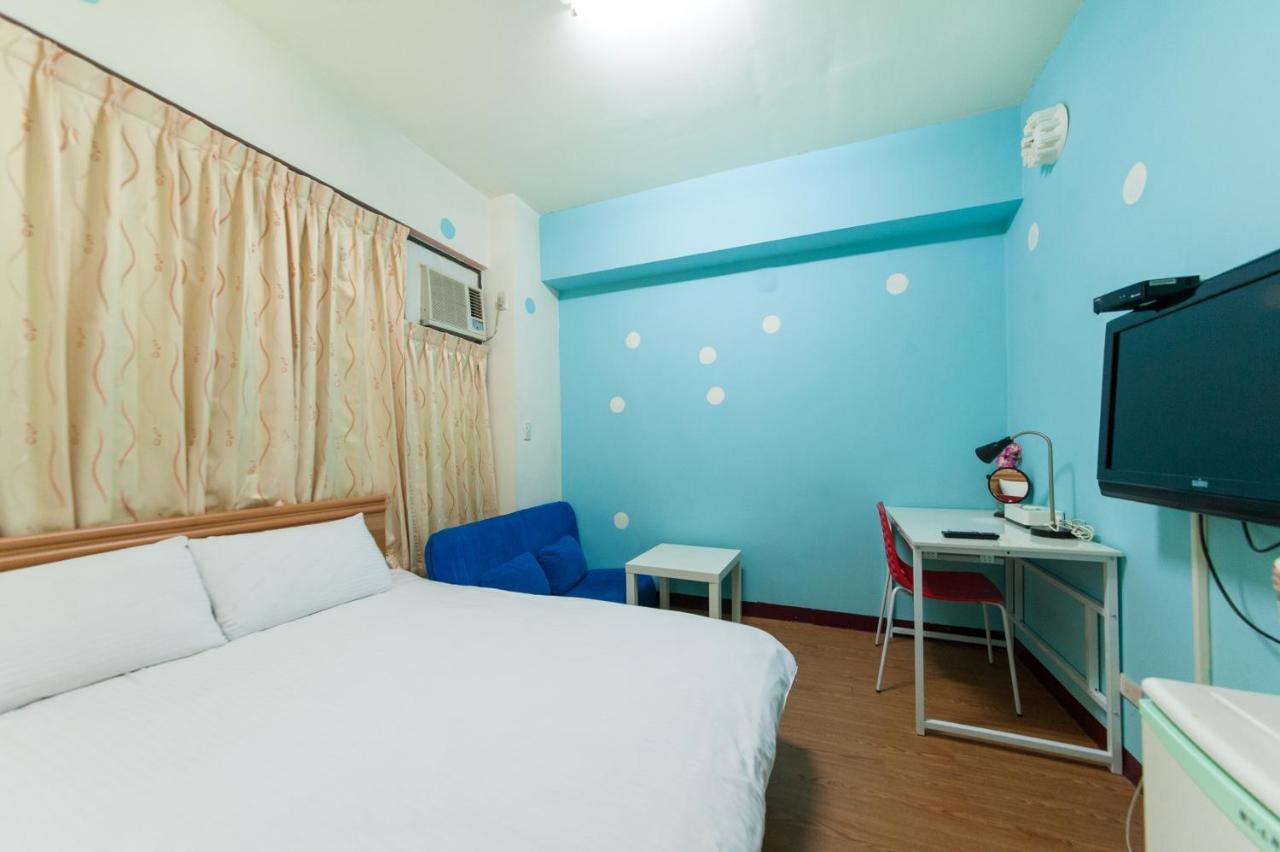 Fengjia Qing Su Homestay Taichung Exterior photo