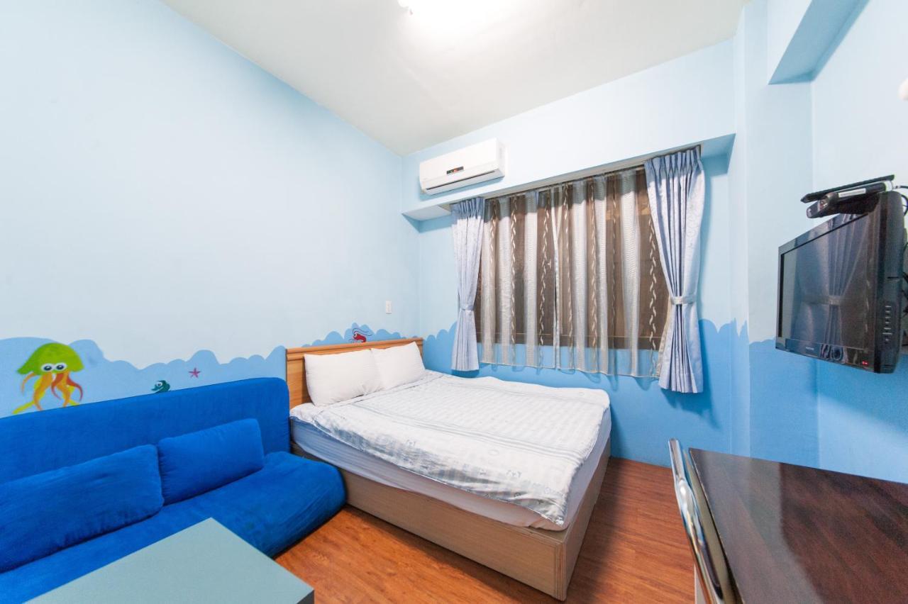 Fengjia Qing Su Homestay Taichung Exterior photo